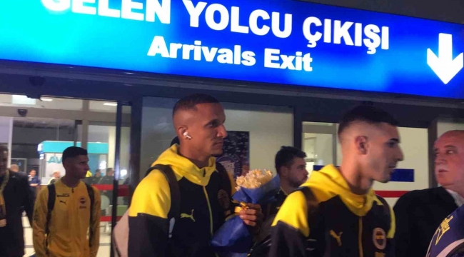 Fenerbahçe kafilesi Adana'ya geldi