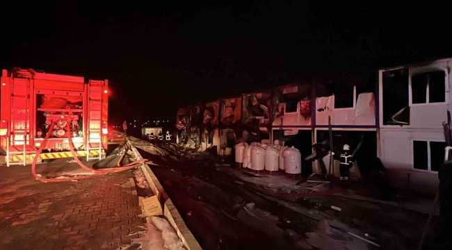 Kahramanmaraş'ta 400 işçinin kaldığı konteynerdeki yangın söndürüldü