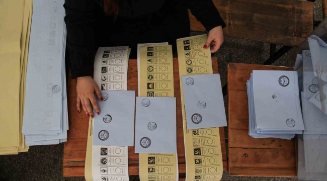 Mersin'de Mahalli İdareler Seçimleri için oy verme işlemi başladı