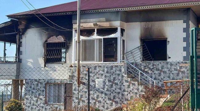 Mersin'de yangın faciası: 2 ölü