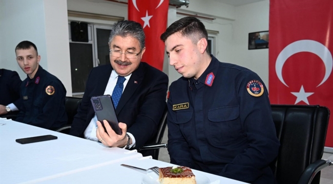 Osmaniye Valisi Yılmaz'dan Mehmetçiğe sürpriz