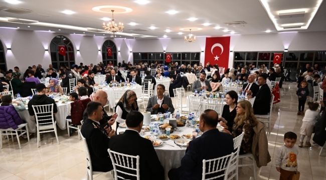 Osmaniye'de şehit aileleri ve gazilere iftar yemeği