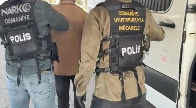 Osmaniye'de yolcu minibüsünde 2 kilo 150 gram uyuşturucu ele geçirildi