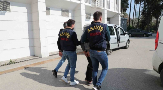 Oto hırsızı önce kameraya sonra polise yakalandı