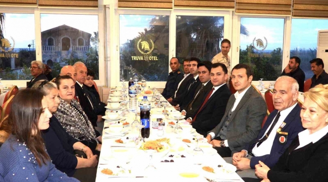 Samandağ'da şehit yakınları ve gaziler için iftar programı gerçekleştirildi