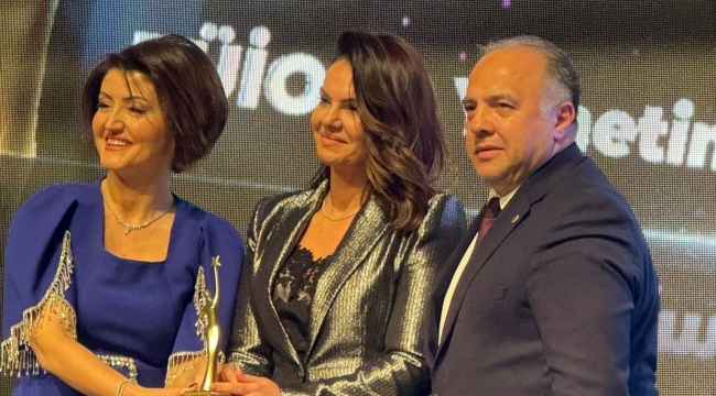 TÜİOSB Başkanı Akyürek Balta'ya 'Yılın Fark Yaratan Kadını' ödülü