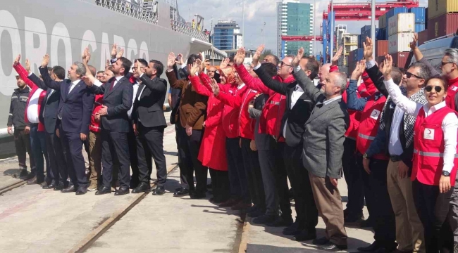 Türk Kızılay'ının 7'inci 'İyilik Gemisi' Gazze'ye uğurlandı