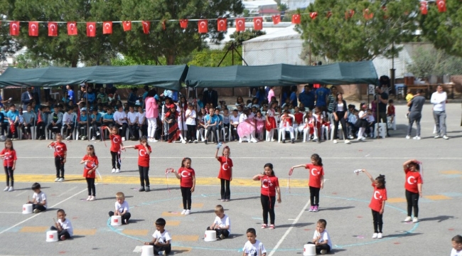 23 Nisan Bozyazı'da coşkuyla kutlandı