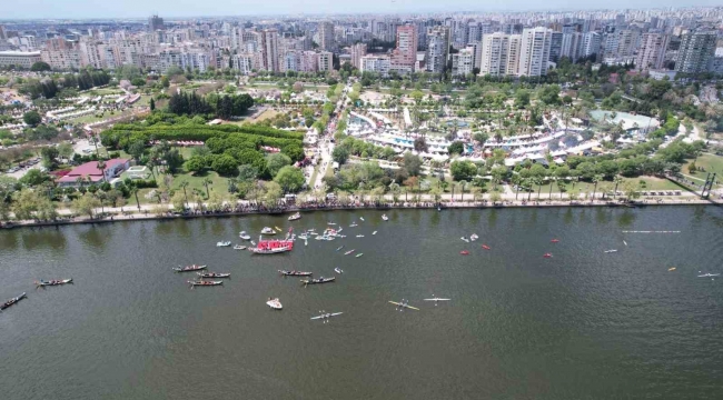 Adana'da Seyhan Nehri üzerinde su korteji düzenlendi