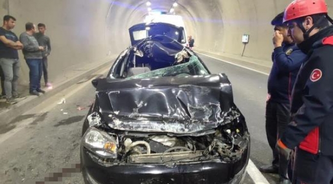 Göksun tünellerinde trafik kazası: 1'i ağır 4 yaralı