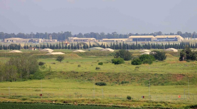 Jet üssü olan İncirlik'te sessizlik hakim