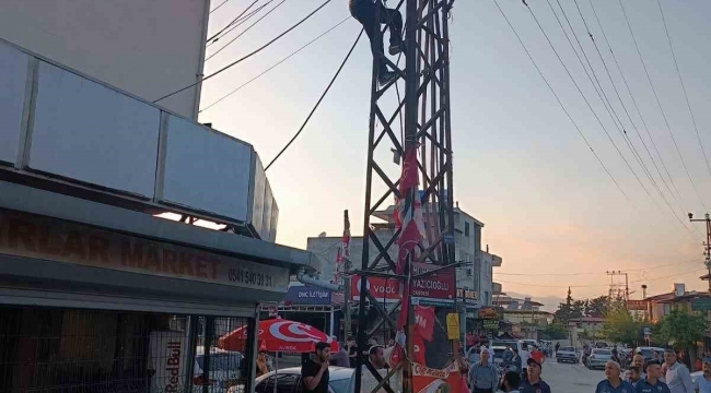 Kumlu'da intihar için elektrik direğine çıkan şahıs ikna edildi