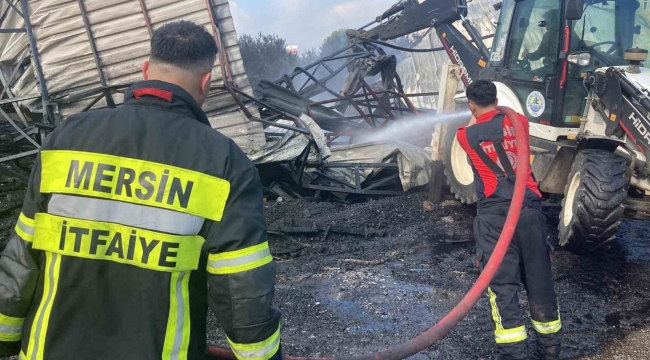 Mersin'de narenciye paketleme tesisindeki yangın söndürüldü