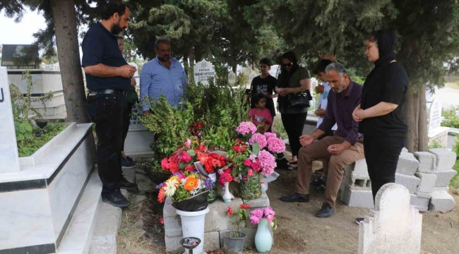 Önce ağabeyi bıçaklayarak darp ettiler, sonra da kardeşi döverek öldürdüler