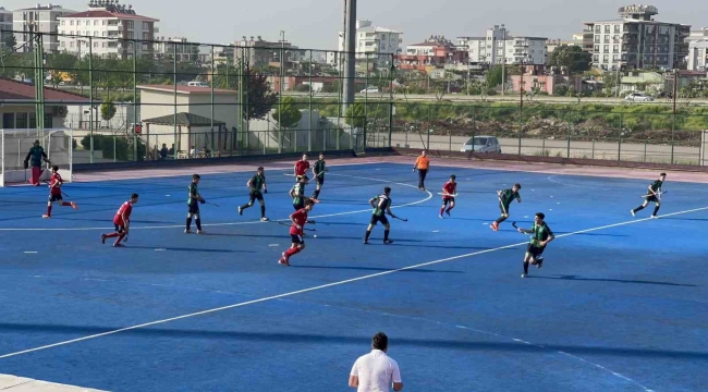 Osmaniye'de Erkekler Açık Alan Hokey Süper Lig 1. etap maçları başladı