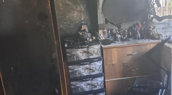 Samandağ'da yanan evde maddi hasar oluştu