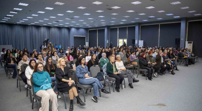 Usta yazarlar 'Diyaloglar' serisini bu kez Mersin'de gerçekleştirdi