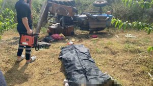 Mersin'de traktör şarampole devrildi: 1 ölü
